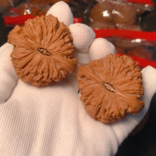 小***王把件文玩核桃南疆石47.5