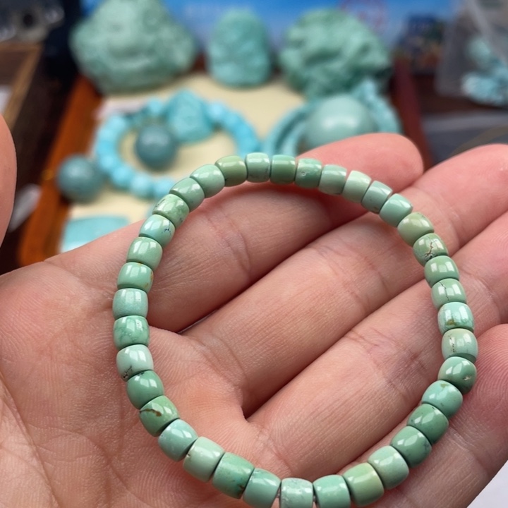 绿松石颈饰未镶嵌