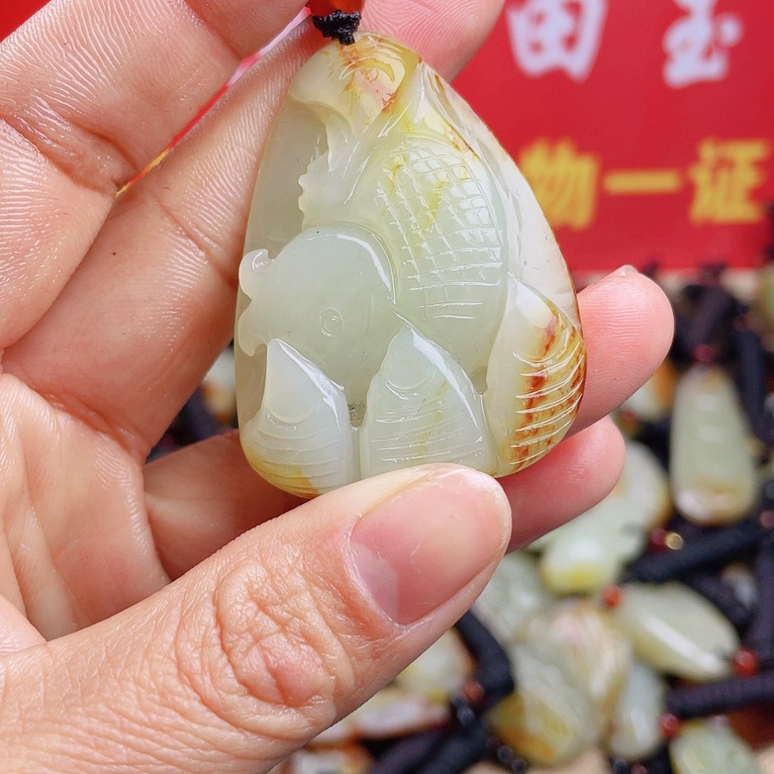 和田玉颈饰未镶嵌