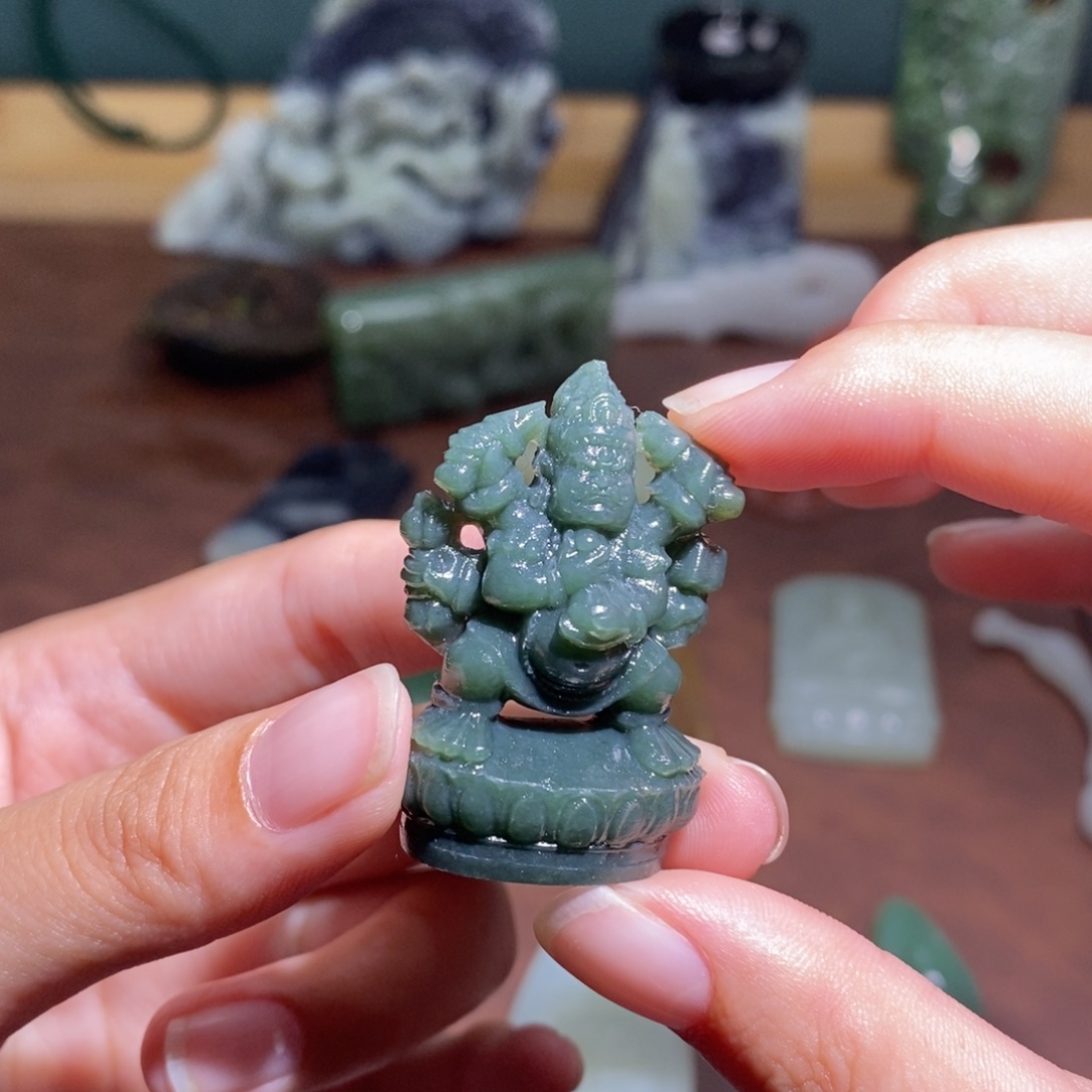 和田玉未镶嵌颈饰定制