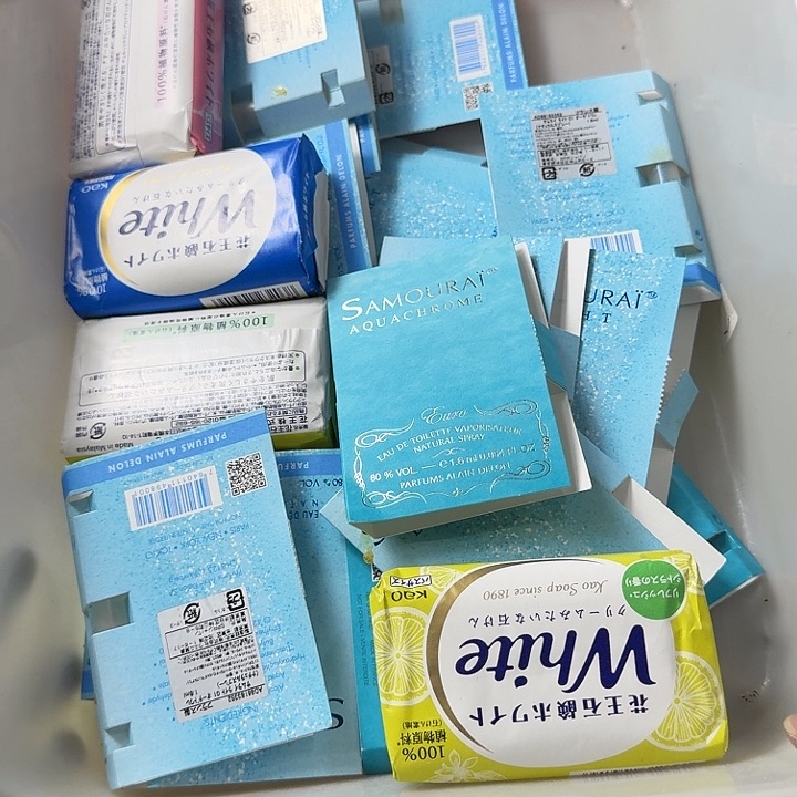 江*中古商品，瑕疵品，不保好坏。575