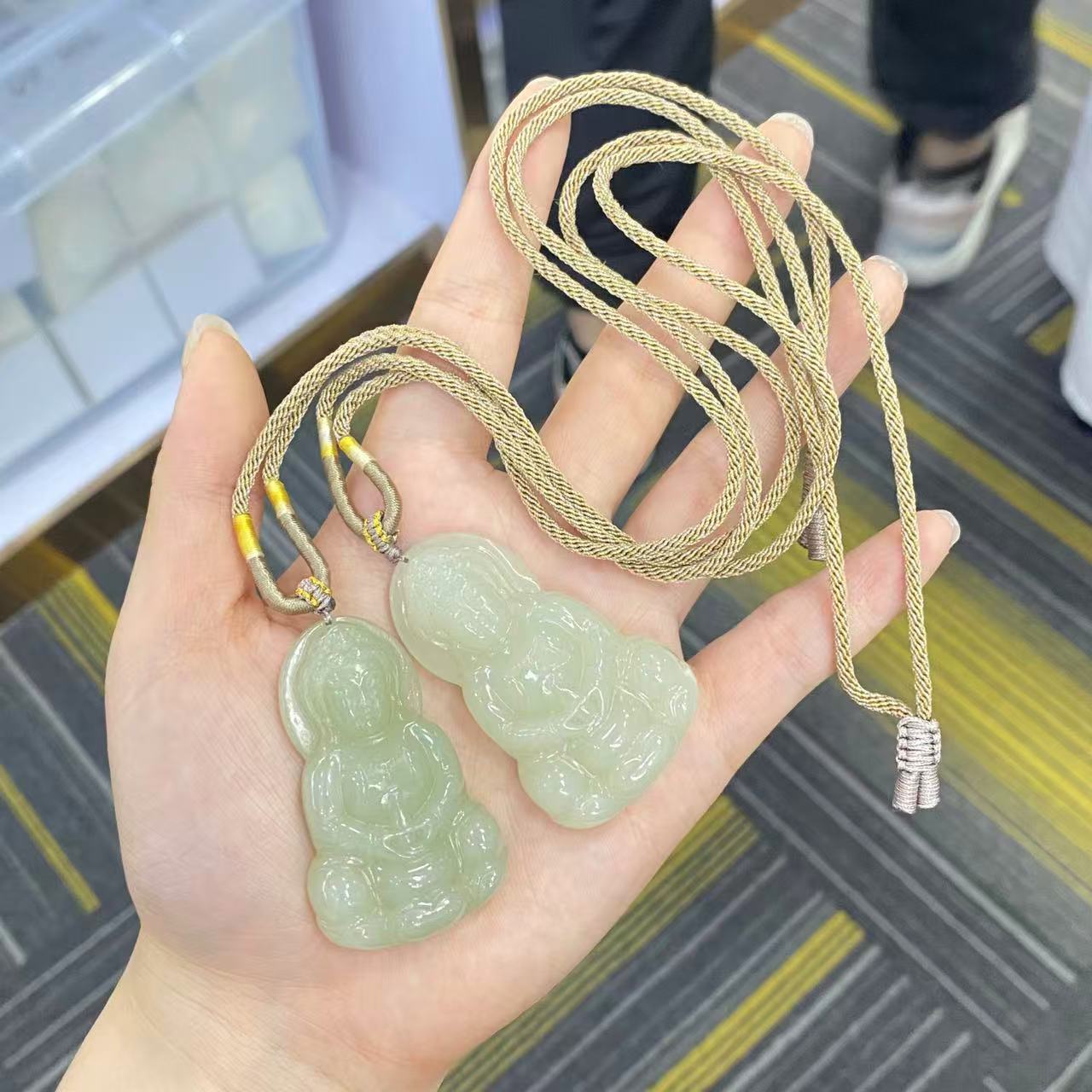 【小宝珠宝】6 T86126-和田玉吊坠-多样性发其一-49*30*10mm