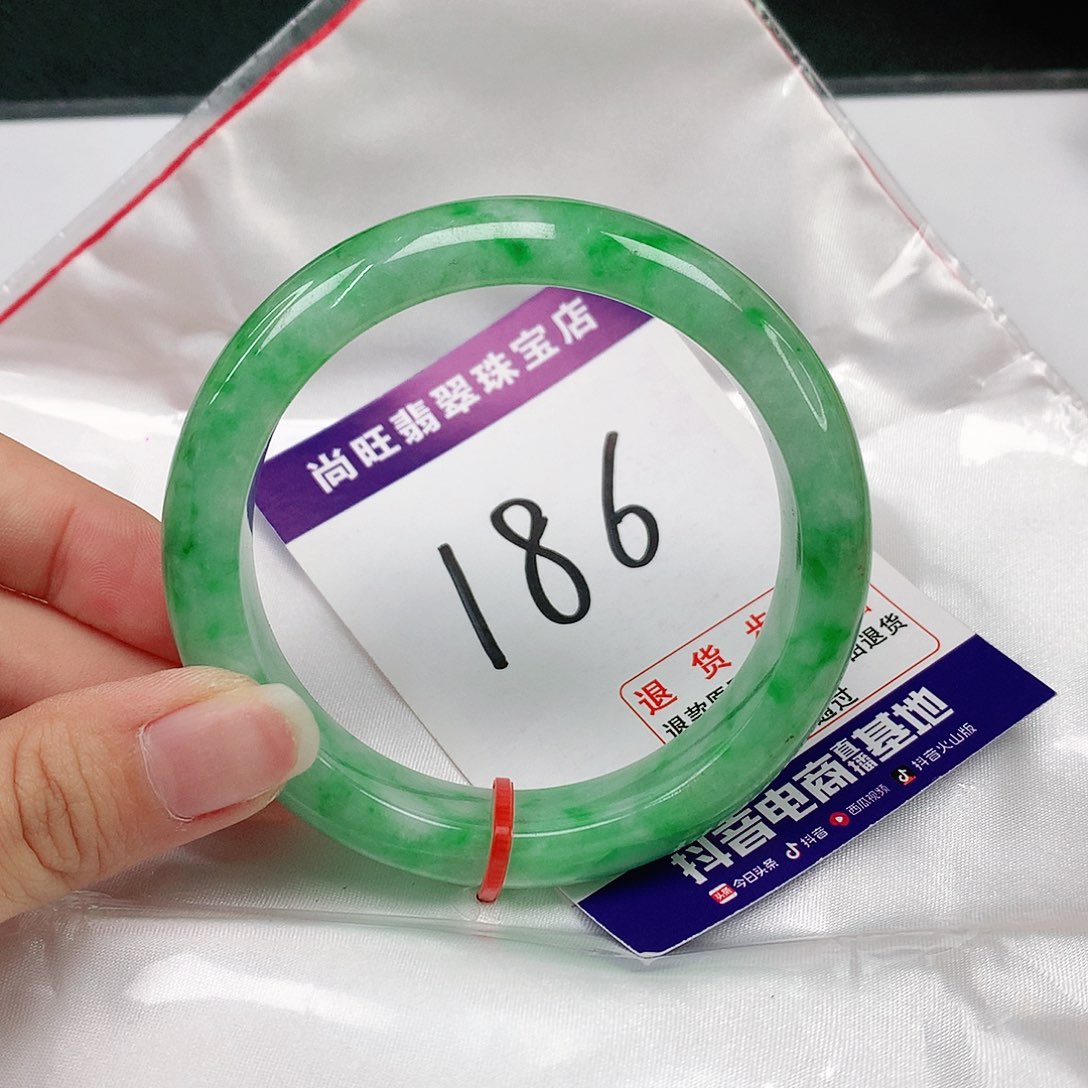 翡翠手镯未镶嵌翡翠12