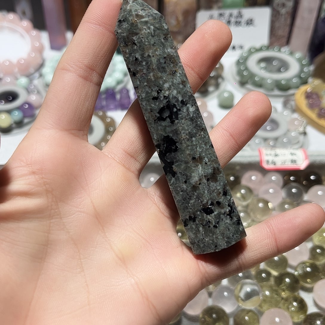 珠宝半成品水晶未镶嵌火焰石柱子