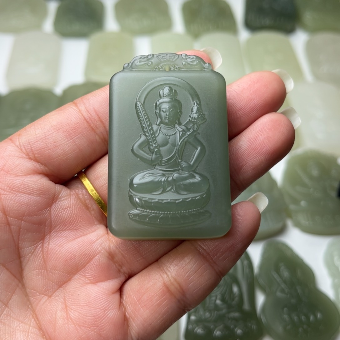 和田玉颈饰未镶嵌阳****花