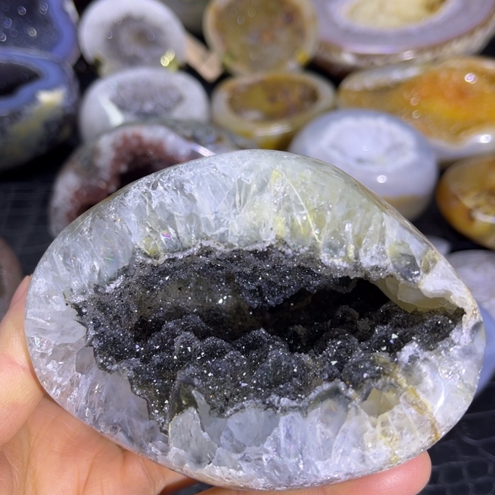 珠宝半成品未镶嵌水晶绿牙软洞