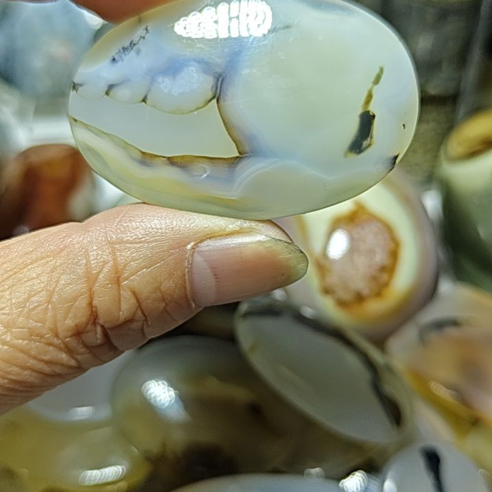 玛瑙/玉髓未镶嵌珠宝奇石