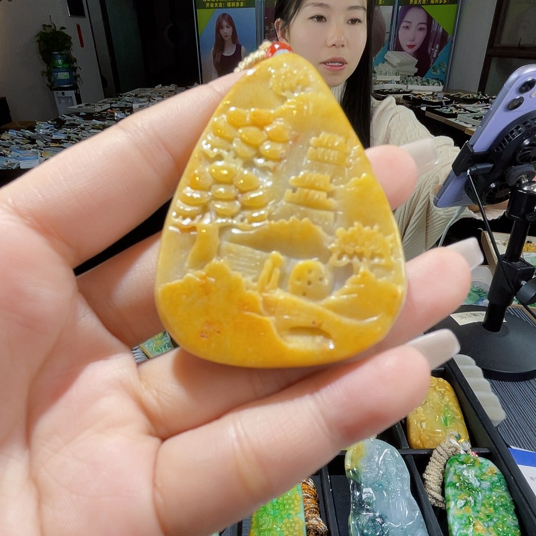 颈饰未镶嵌翡翠一