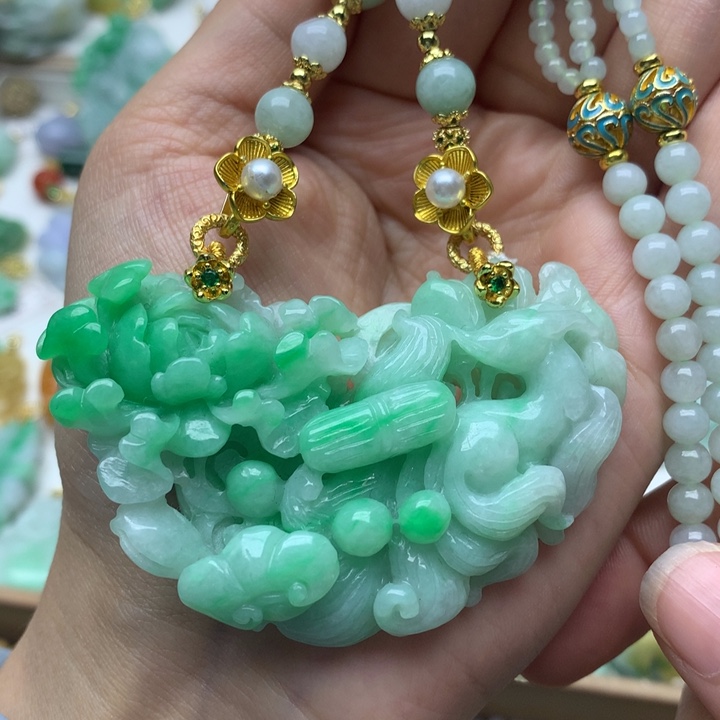 颈饰未镶嵌翡翠翡翠