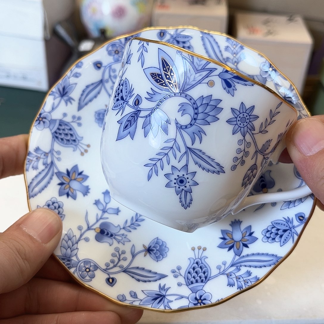 盖碗在一起就是要开心的一