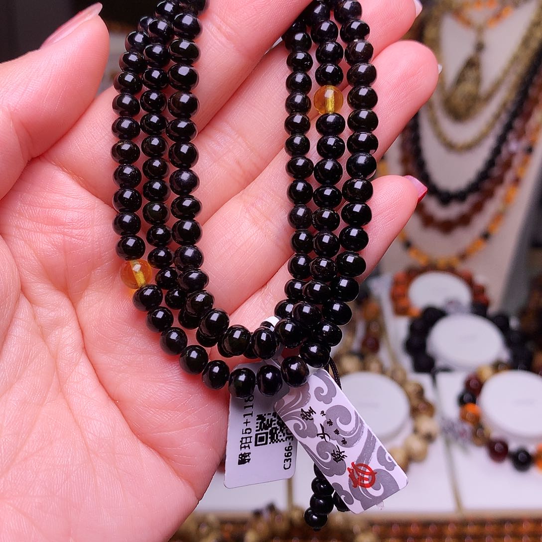 琥珀裸石未镶嵌林*浪琥珀