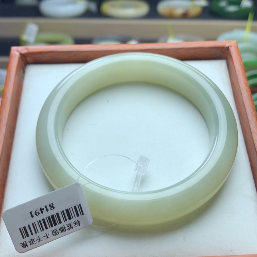 【闪购商品】和田玉手镯未镶嵌56.8