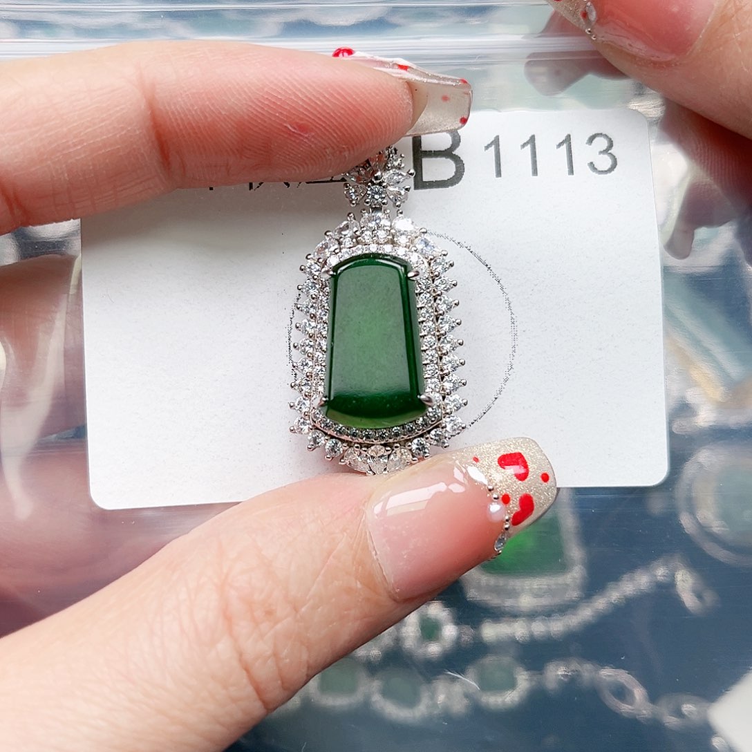 翡翠颈饰未镶嵌翡翠1113