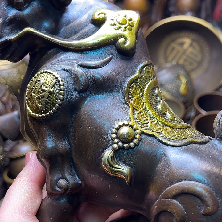 铜12233655896663525566