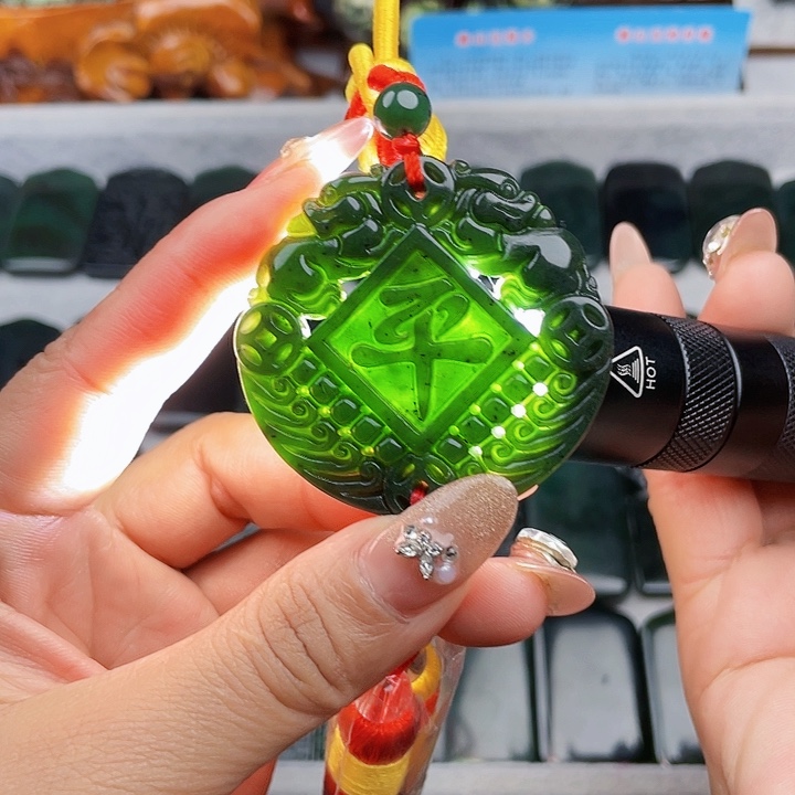 蛇纹石玉未镶嵌挂件