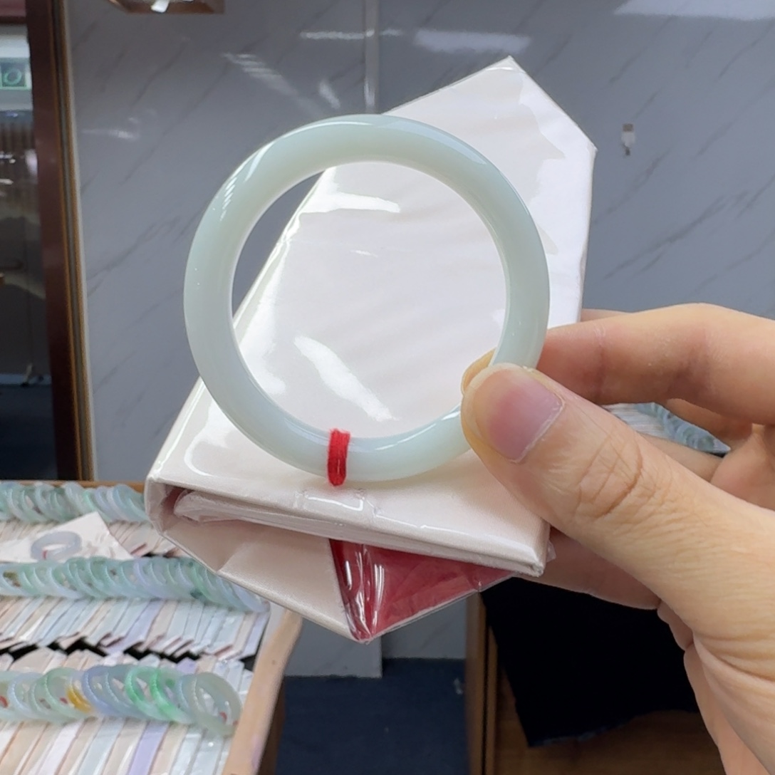 翡翠未镶嵌手镯翡翠