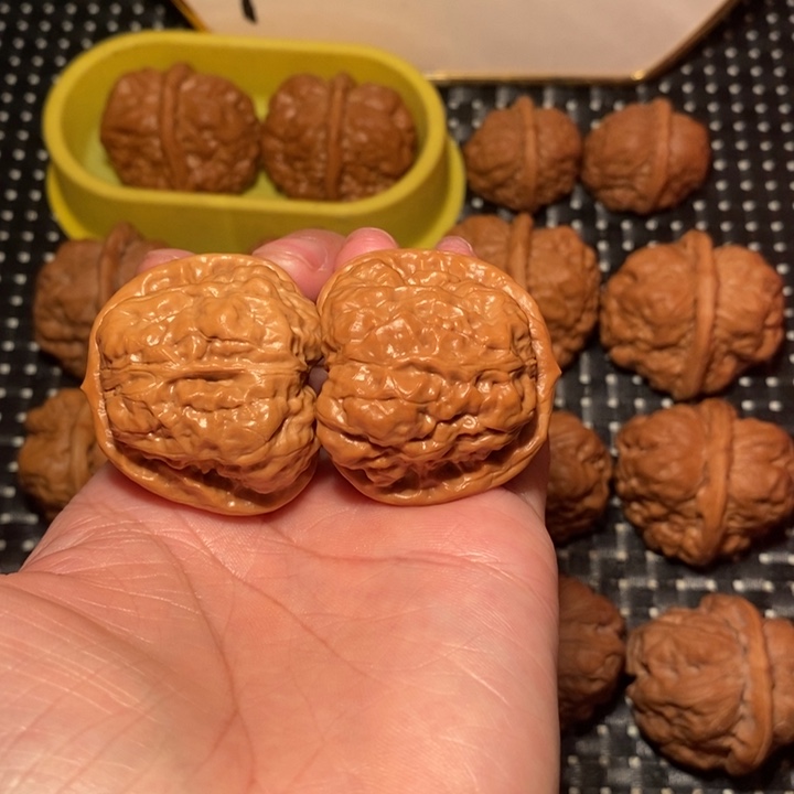 骏****文玩核桃把件肌肉蛙