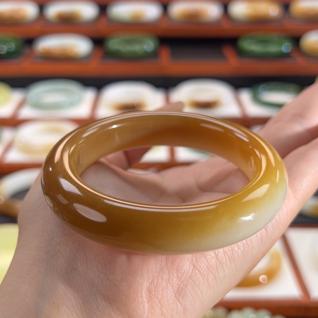 和田玉（糖玉）手镯未镶嵌