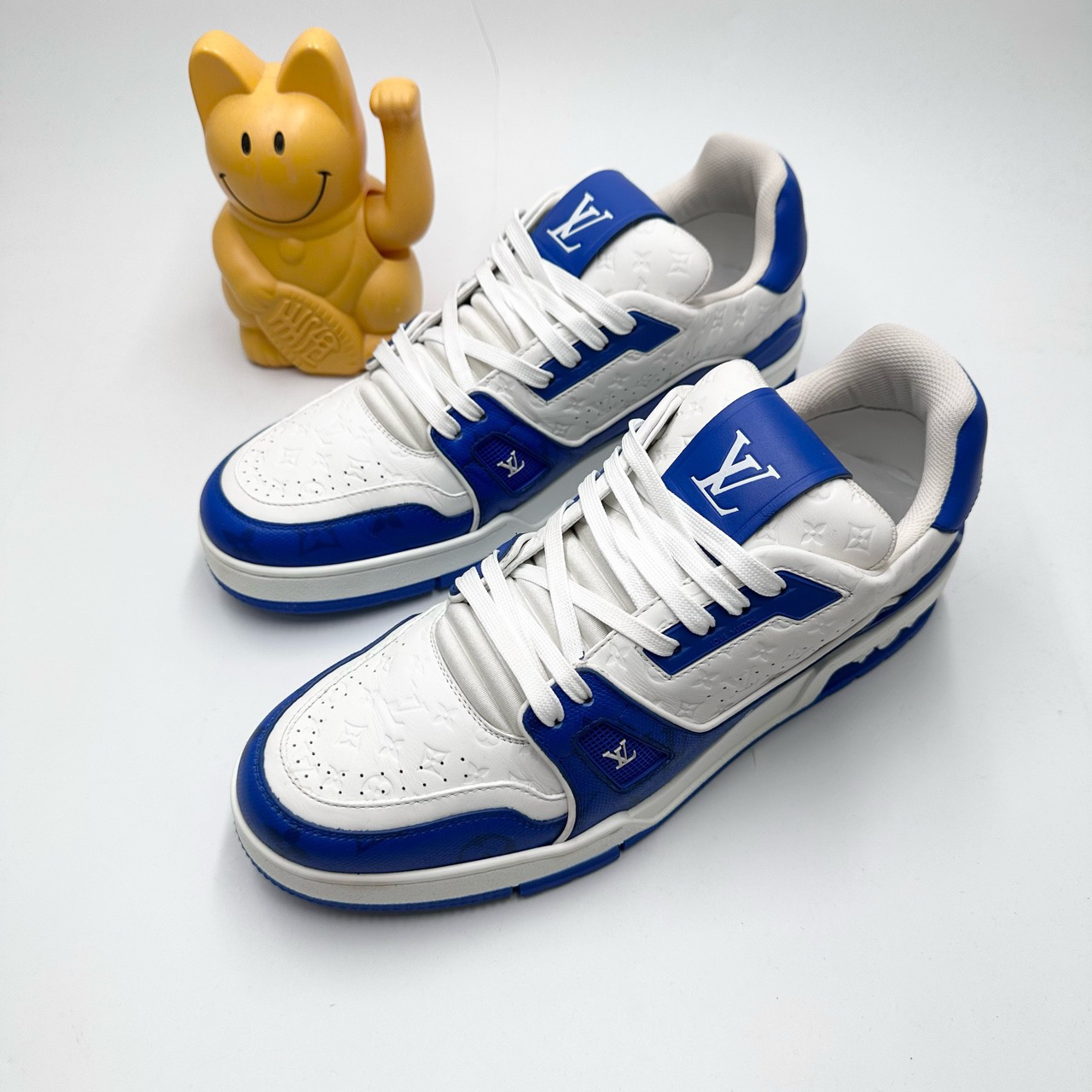 99新 LouisVuitton/路易威登 0519/42.5码/白蓝浮雕Trainer板鞋