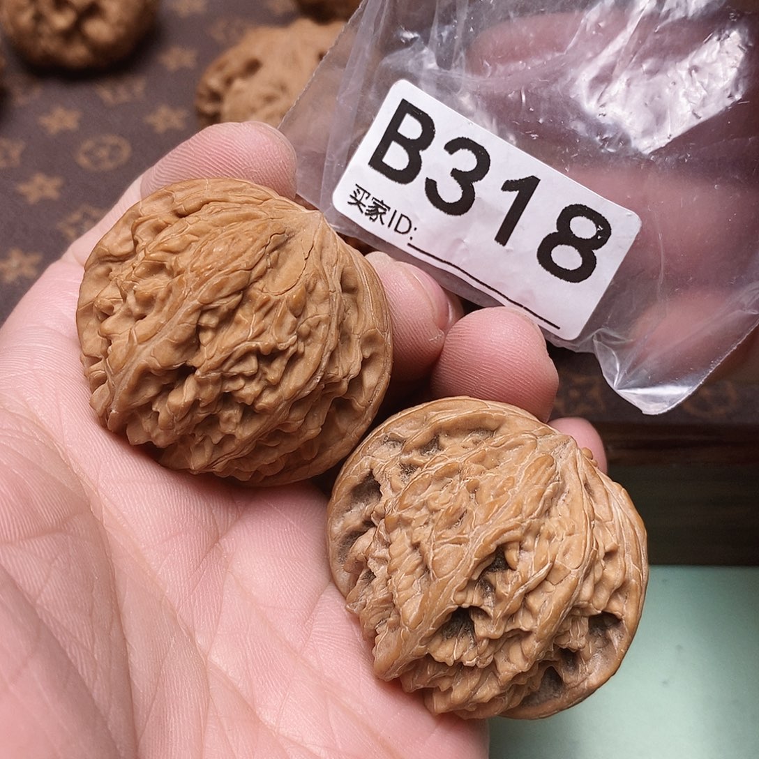 文玩核桃把件磨盘42。 