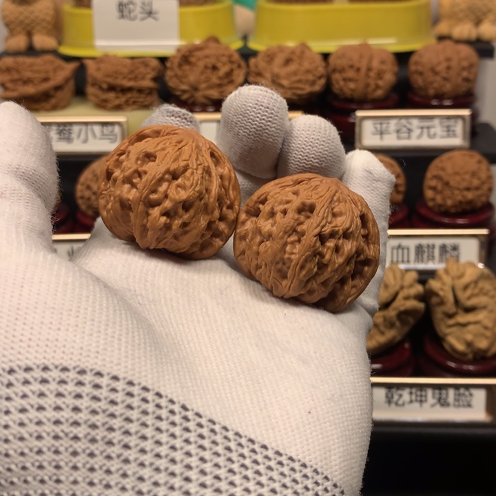 文玩核桃把件轩***x虎头39