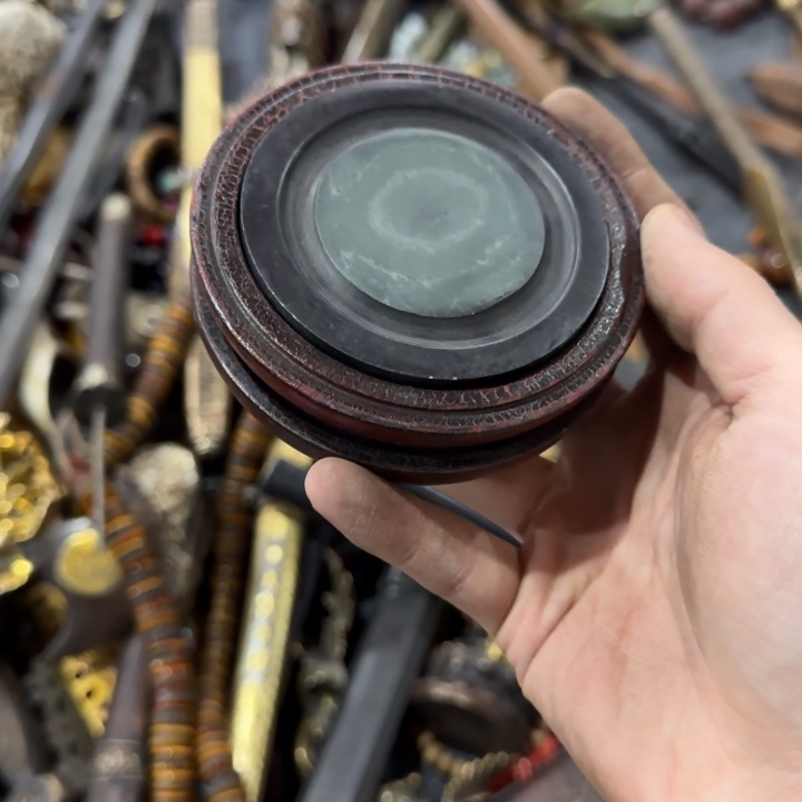 青花瓷器小盖子放漏