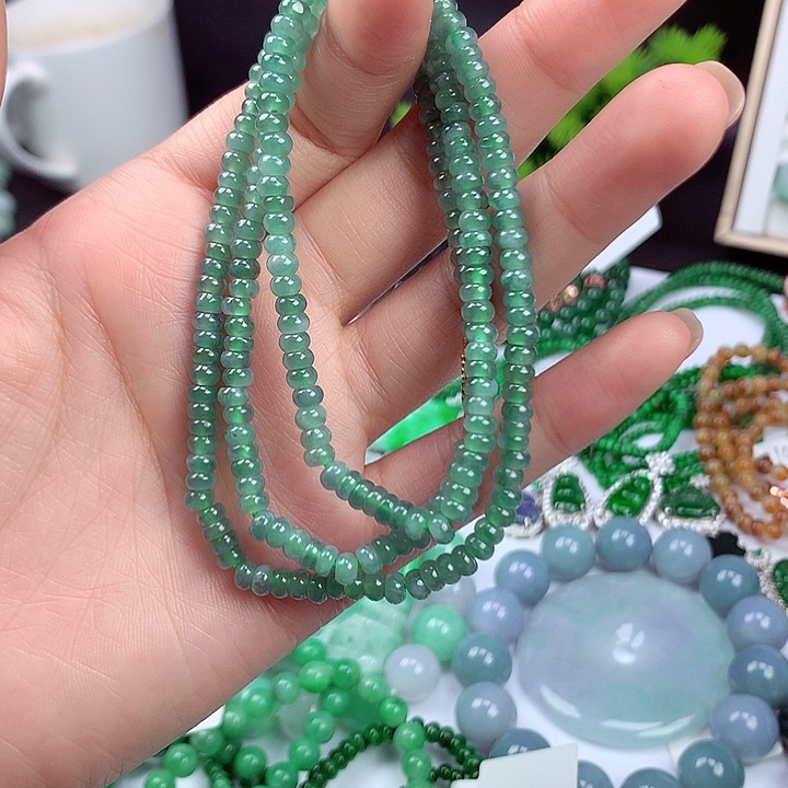 翡翠颈饰未镶嵌项链