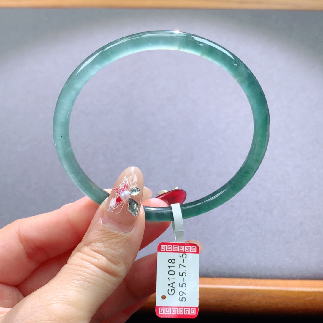 翡翠手镯未镶嵌天然翡翠手镯叮当镯