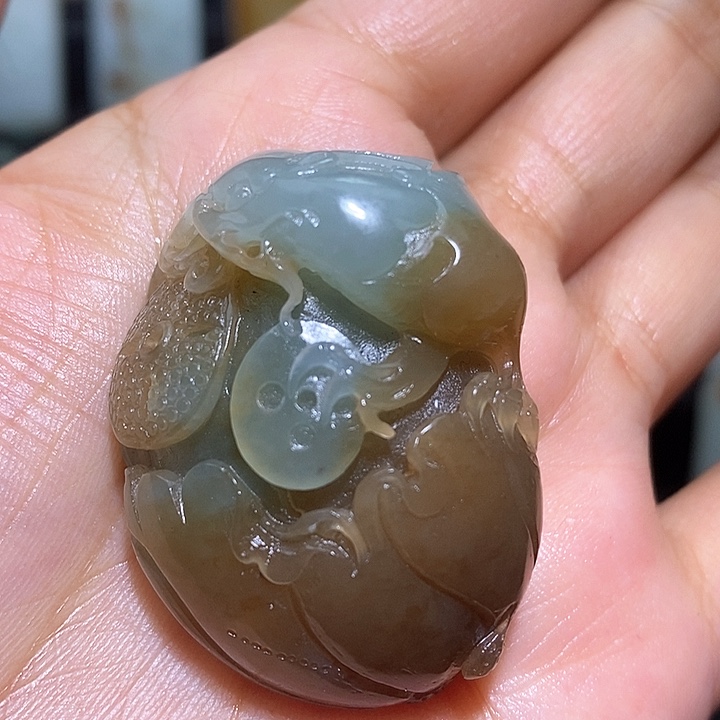 和田玉回头貔貅半糖半肉未镶嵌