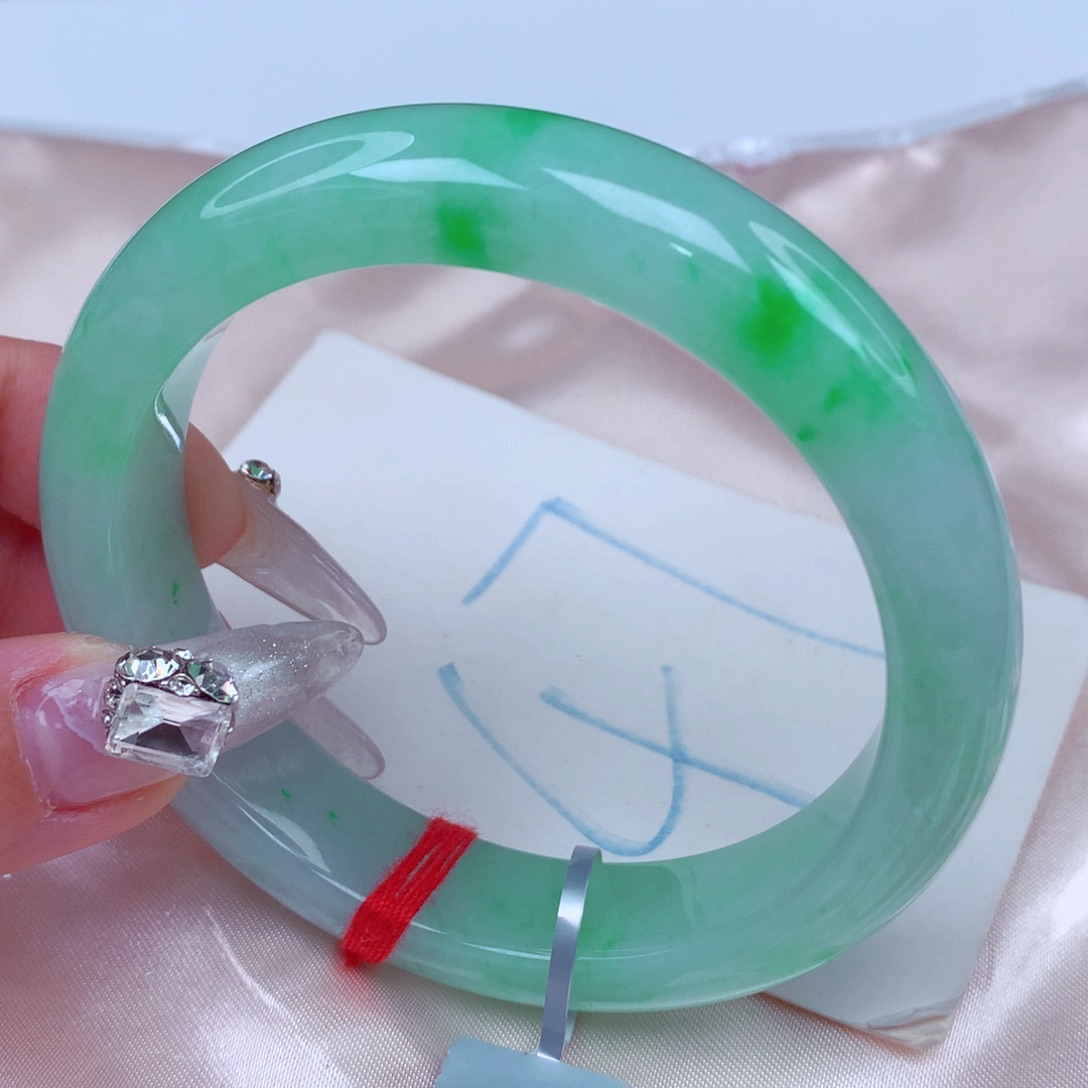 翡翠手镯未镶嵌如*天然缅甸翡翠A货手镯