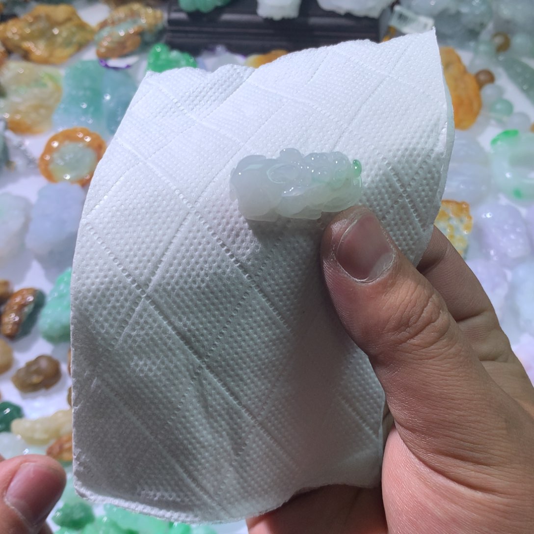 翡翠颈饰未镶嵌天然0