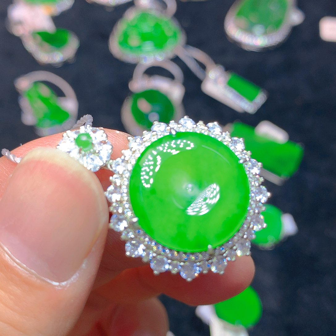 颈饰银S925镶嵌翡翠