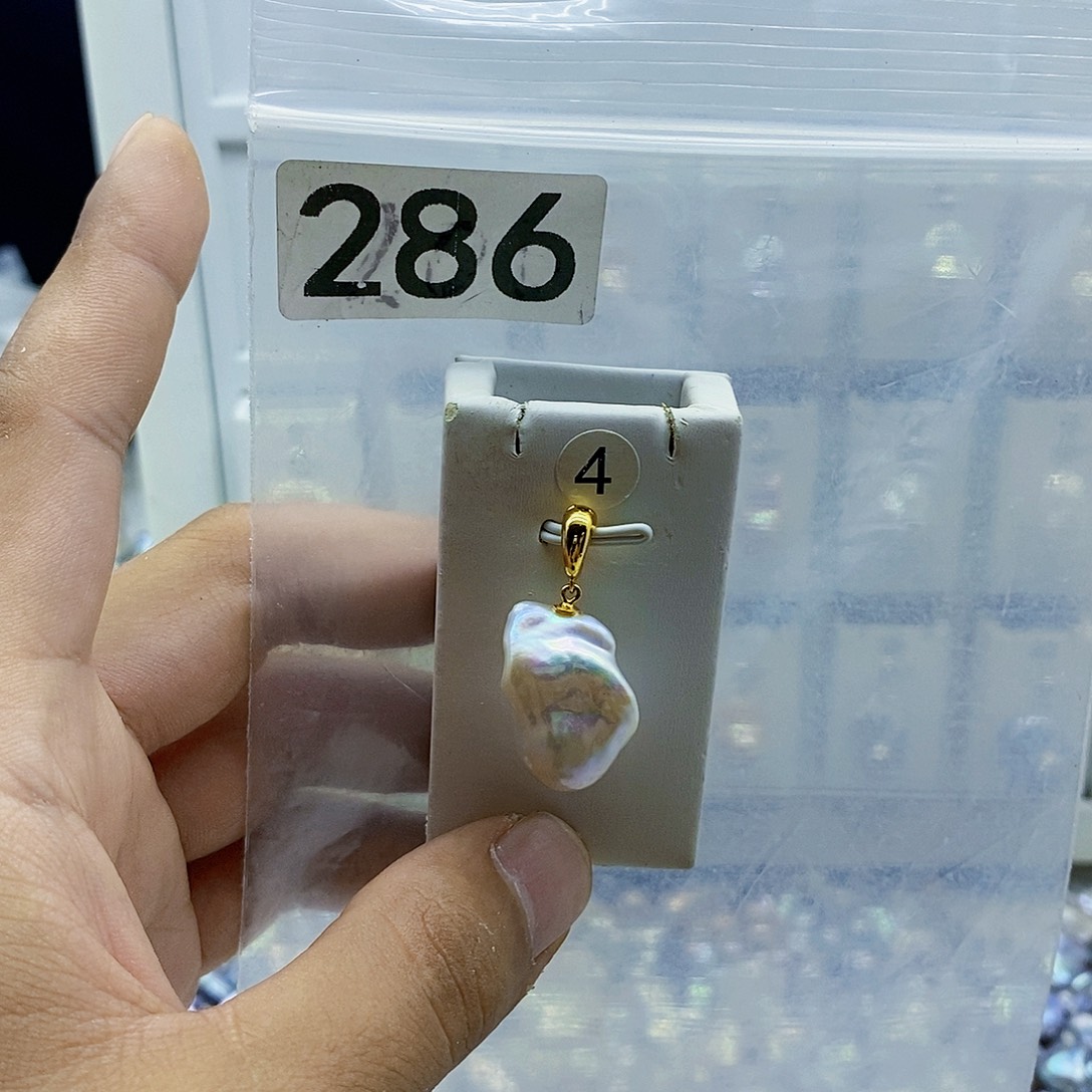 淡水珍珠合金颈饰