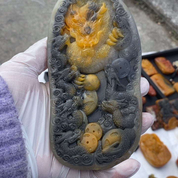 石英质玉（黄龙玉）未镶嵌颈饰