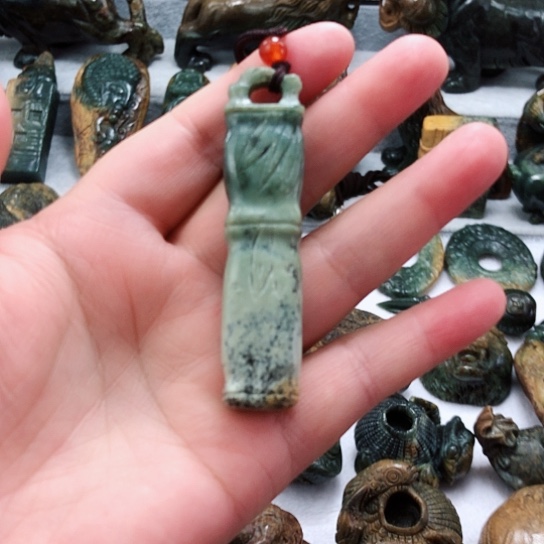 岫岩河磨玉（透闪石质玉）挂件未镶嵌