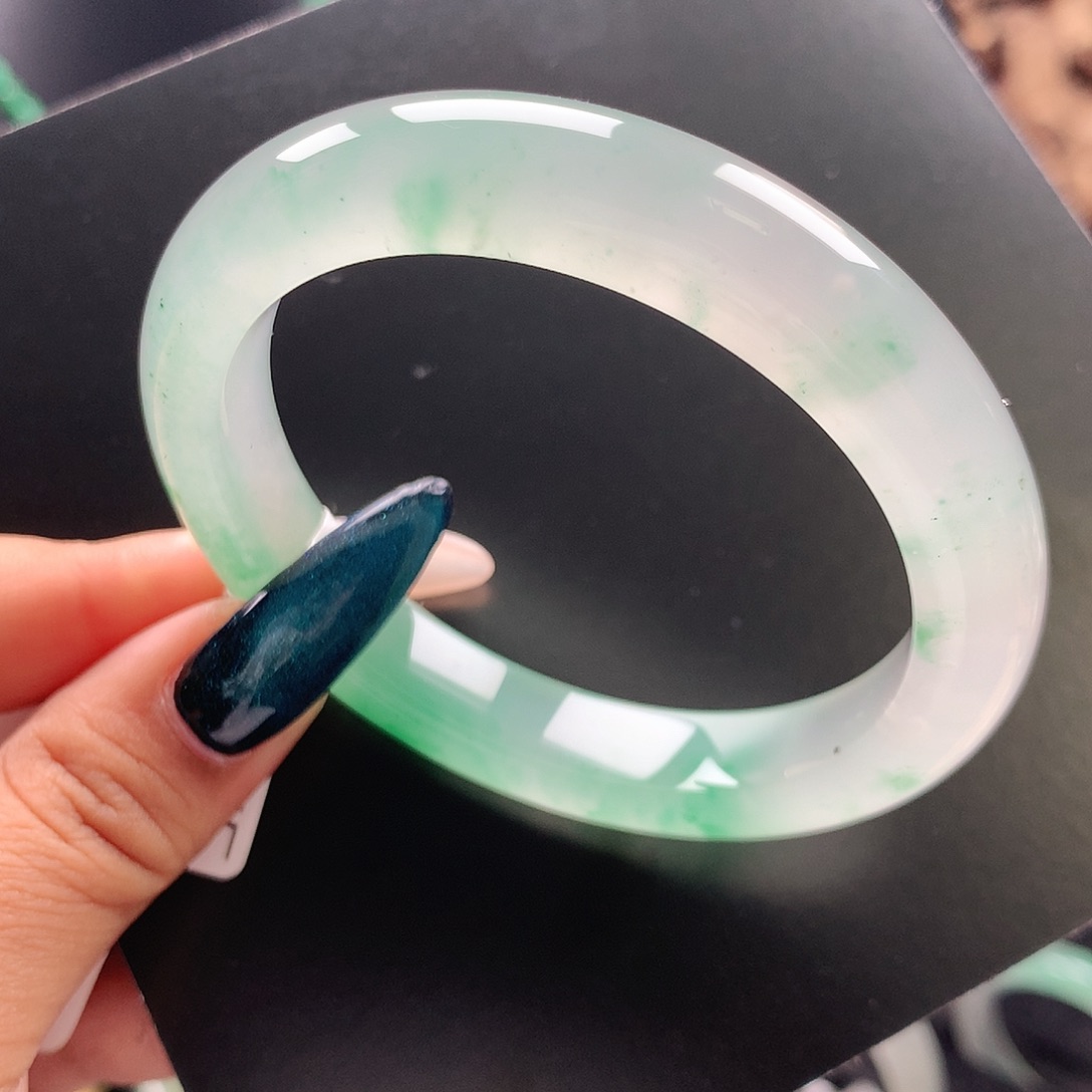 石英质玉未镶嵌镯子55