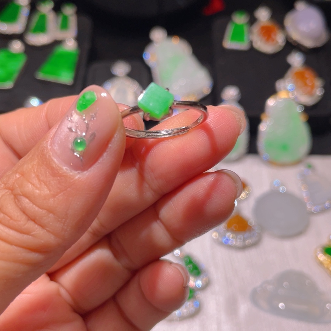 翡翠戒指银S925镶嵌精品