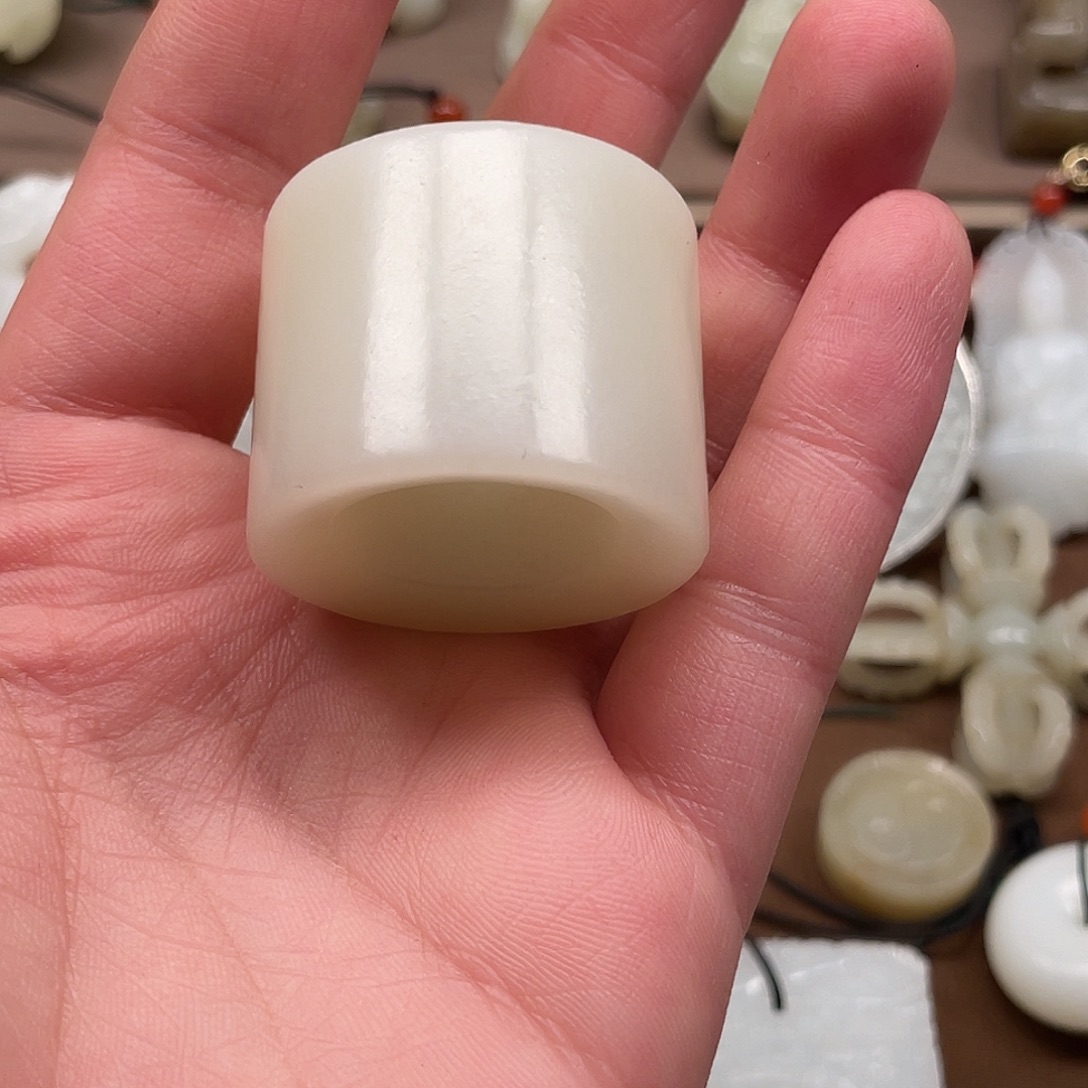 散***人和田玉未镶嵌挂件