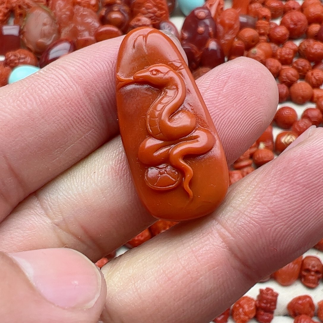 南红玛瑙配饰未镶嵌