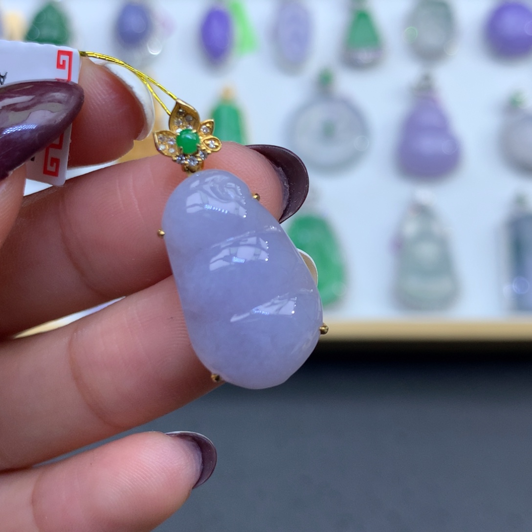 翡翠18K金镶嵌颈饰