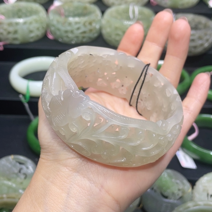 和田玉手镯64圈口 编号98未镶嵌