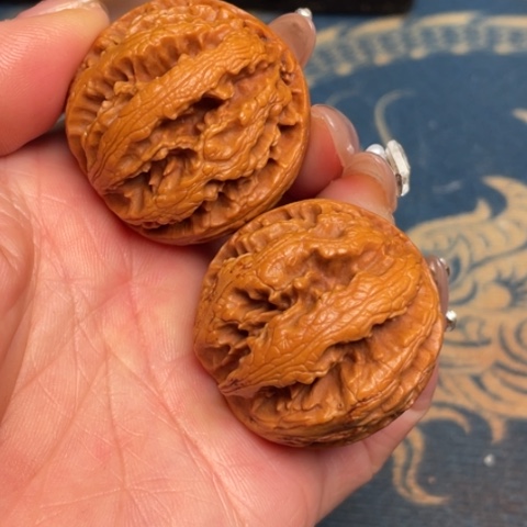 文玩核桃吊坠秦岭野生核桃