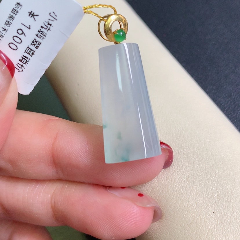 【闪购商品】翡翠颈饰18K金镶嵌无事牌