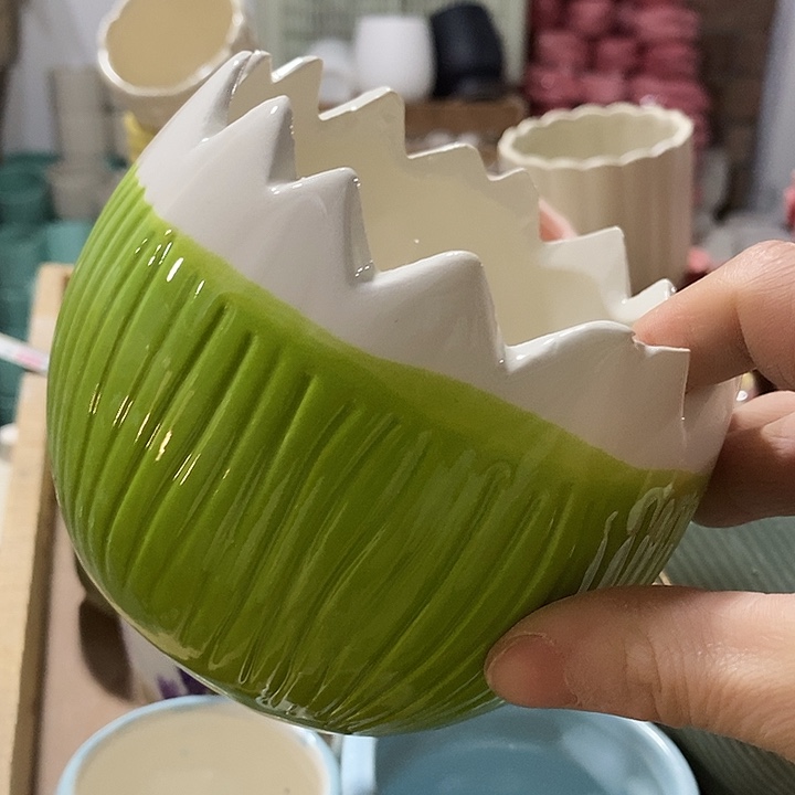 陶盆有孔 瑕疵针孔漏釉介意勿拍外口 10外高10