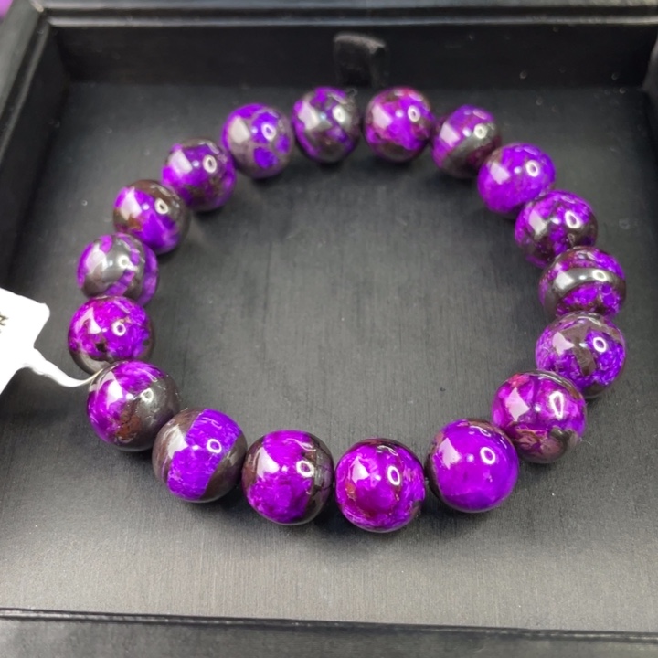 未镶嵌苏纪石（舒俱来）手链丝绒