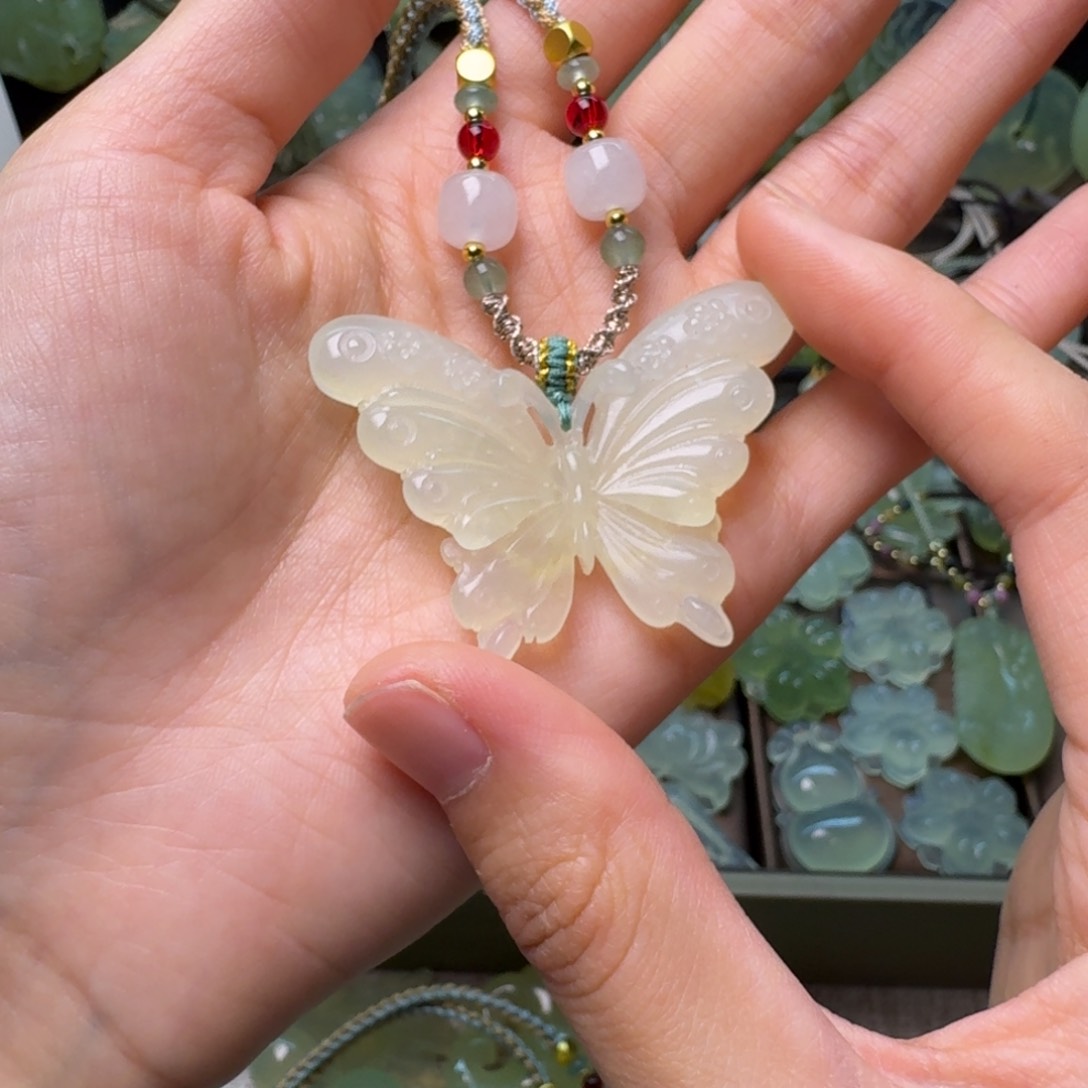 蛇纹石玉项链未镶嵌