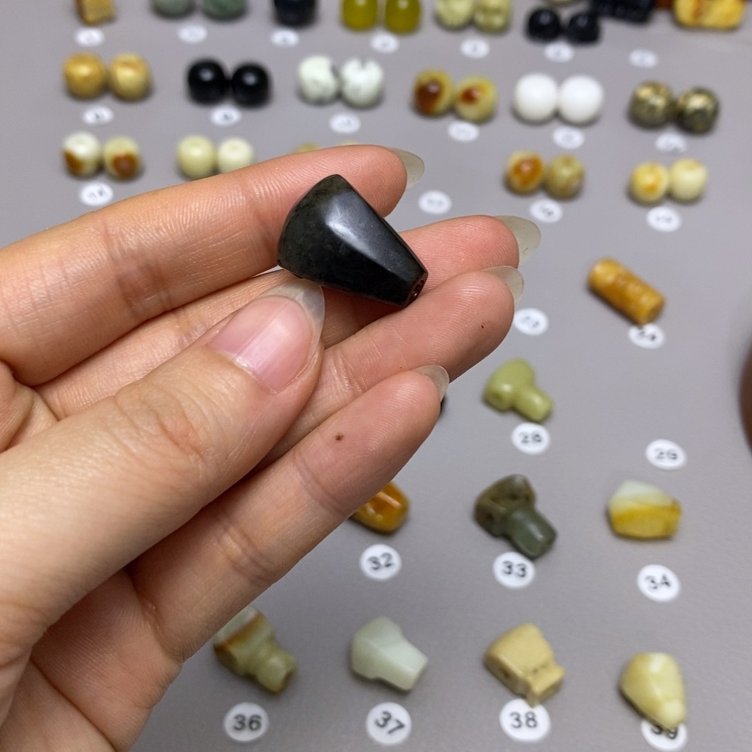 蛇纹石玉配饰合金沧****9