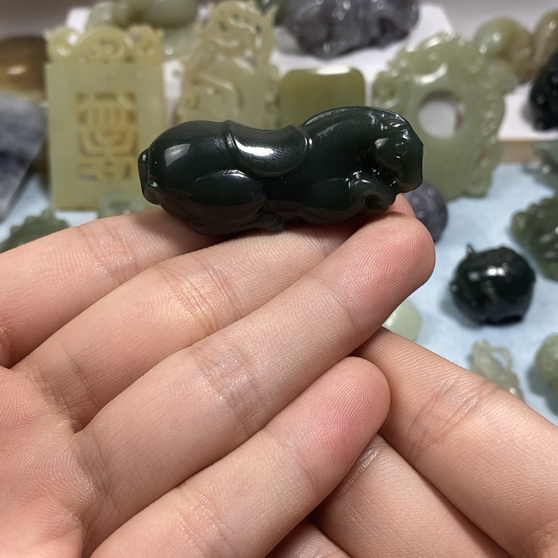 和田玉未镶嵌挂件