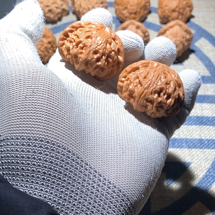 文玩核桃把件宫灯