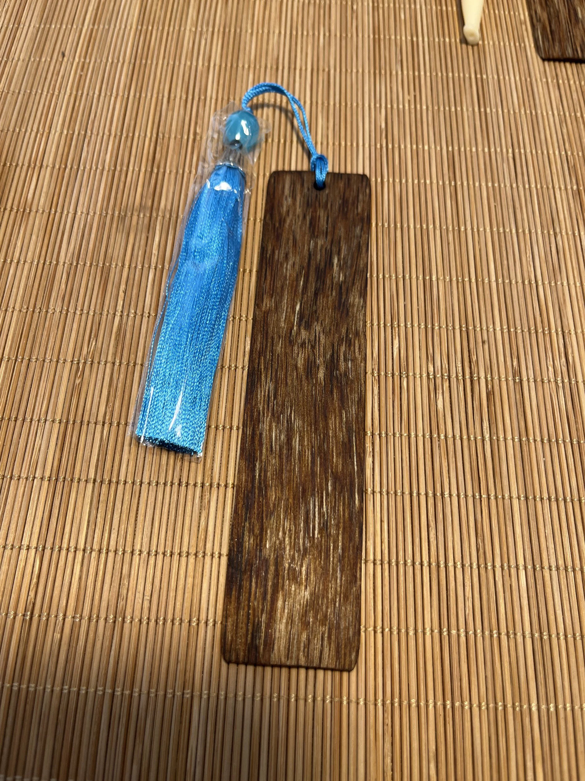 越南芽庄沉香书签，上乘芽庄琼脂蜜香醇厚绵长，一片迷醉不含杂味